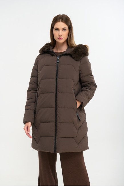 Μακρύ μπουφάν με κουκούλα και γούνα