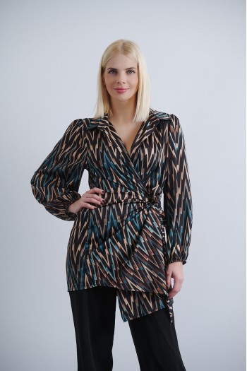 Blouse with collar and tie Blouse with collar and tie