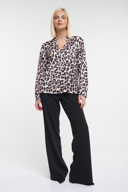 Leopard blouse with V opening