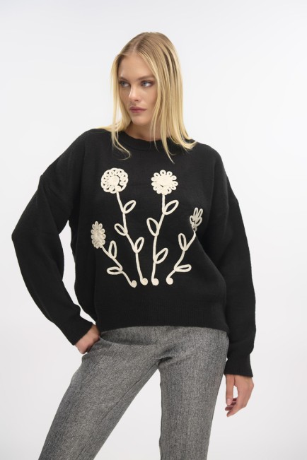 Πλεκτή μπλούζα με κέντημα