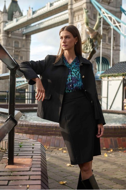 Ψηλόμεση μίντι φούστα