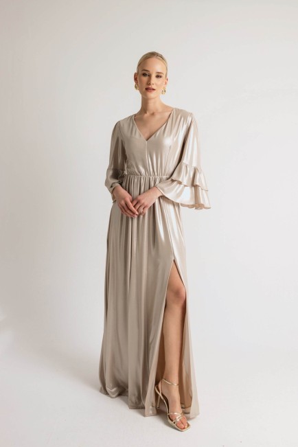 Dress with tie at the back