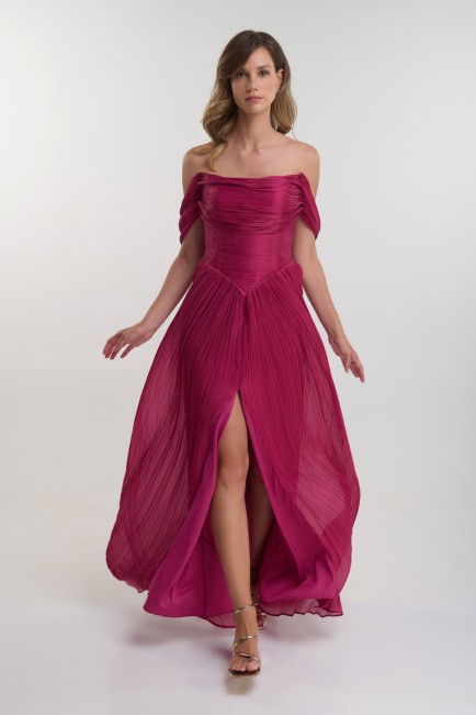 Μακρύ off shoulder φόρεμα με σούρες