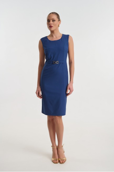 Midi dress with a chain detail